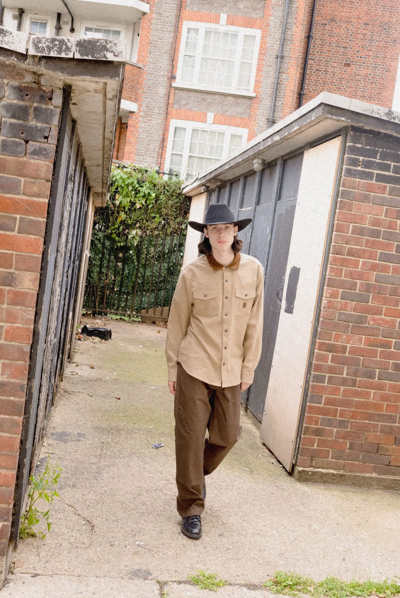 Men's Builders Carpenter Pant in the color Walnut Brown - Men's Lifestyle image