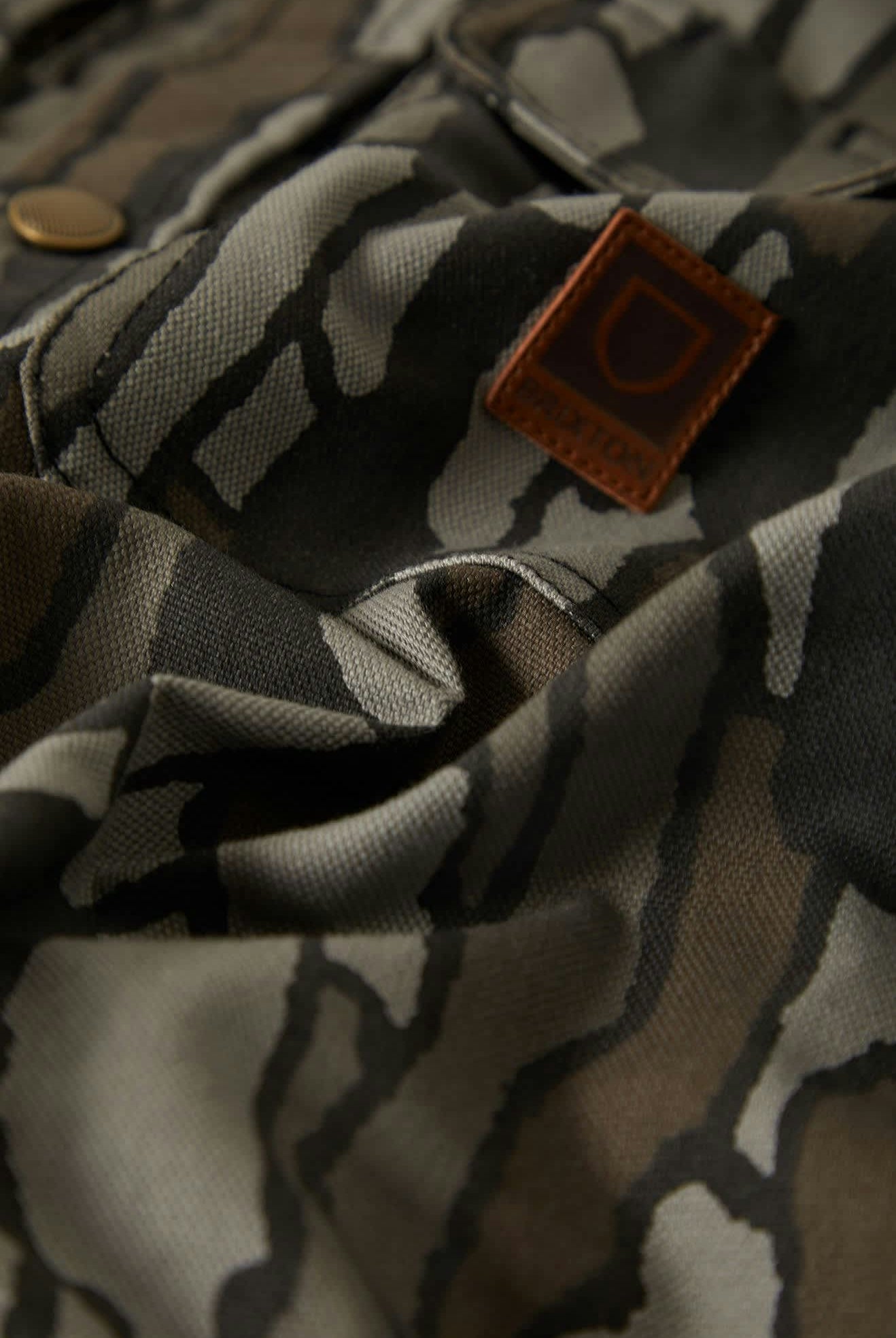 Men's Builders Stretch L/S Overshirt in the color Bark Camo - Additional Laydown image