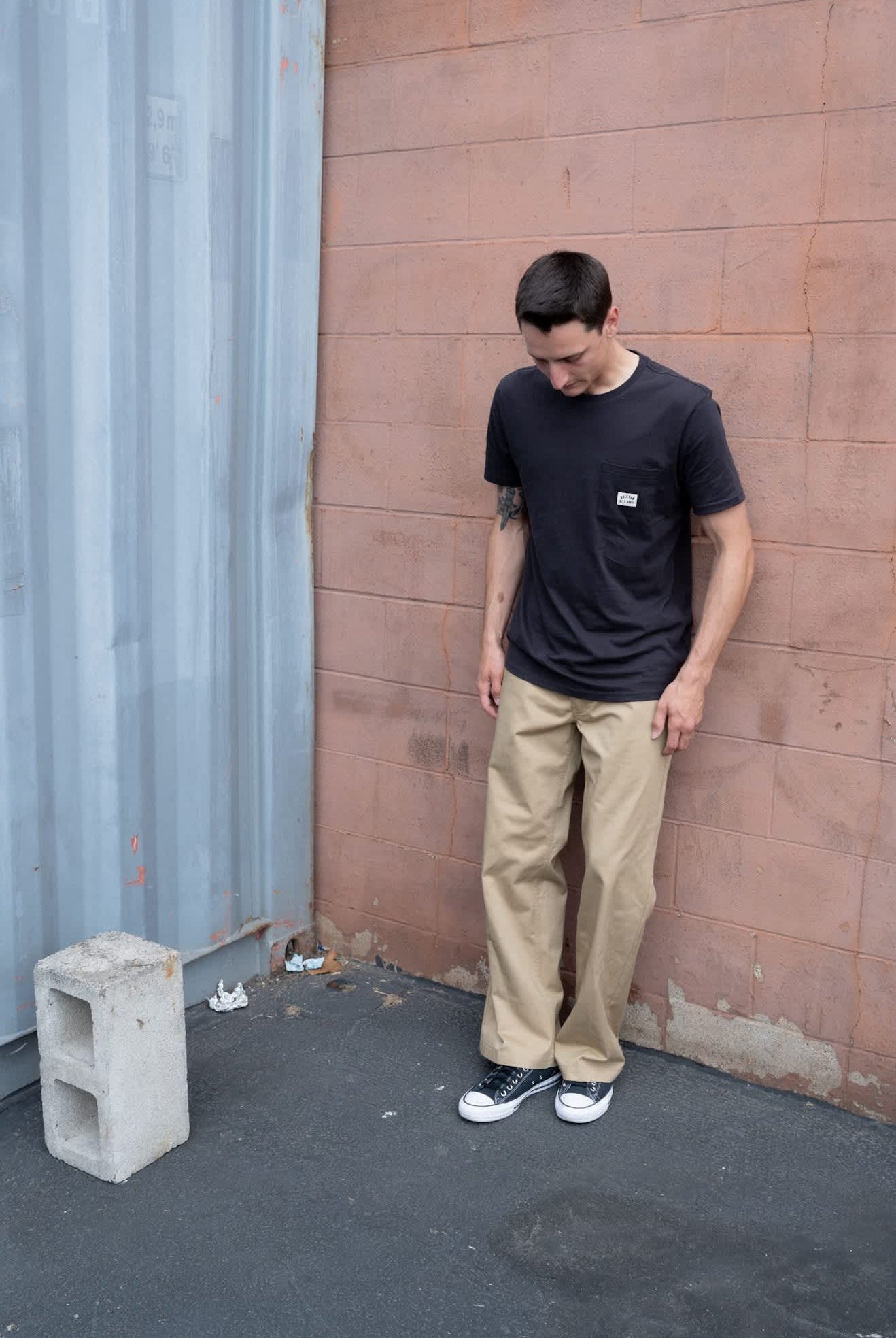 Men's Woodburn Short Sleeve Tailored Pocket T-Shirt in the color Black - Men's Lifestyle image