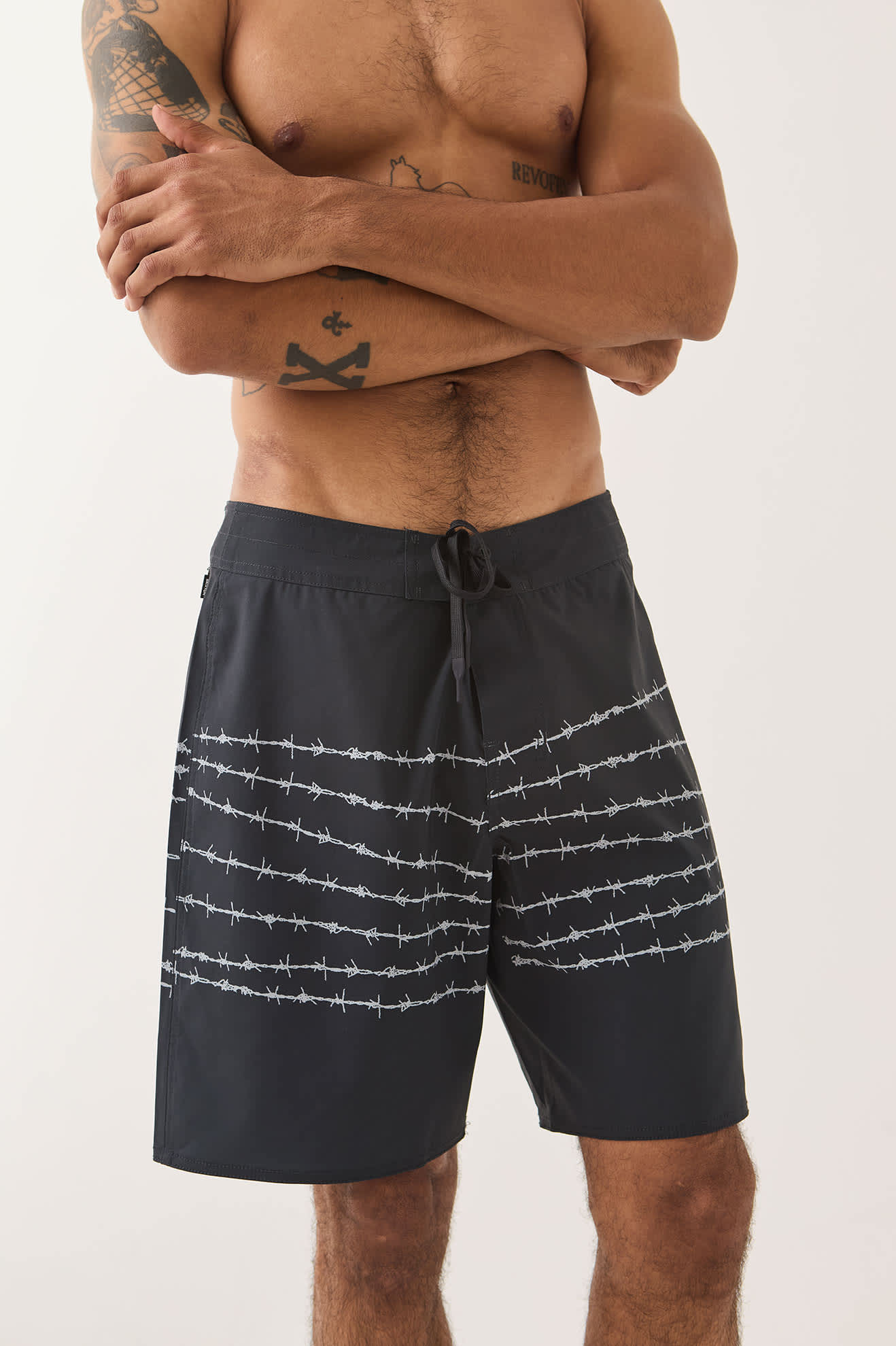 Men's Blitz Boardshort 19" in the color Black/Barb Wire - Additional Fit image