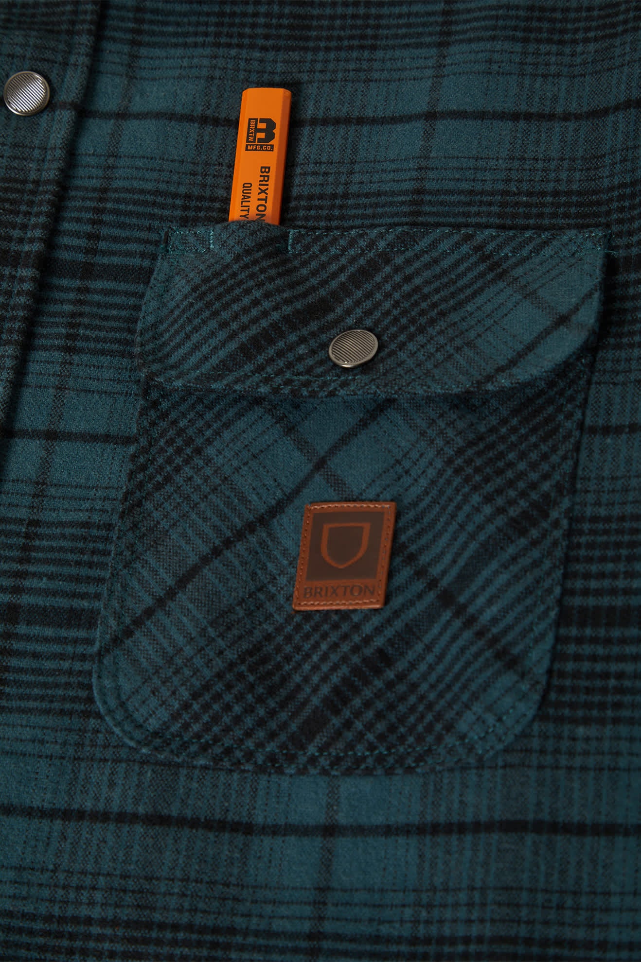 Men's Builders Bowery Stretch Water Resistant Flannel in the color Night Sage/Black - Additional Laydown image