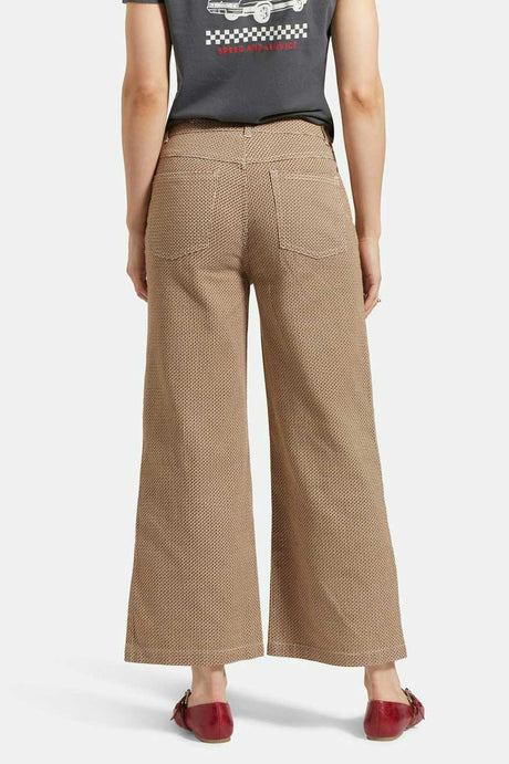 
       Back Fit Image | Margo Cropped 5-Pocket Pant - Whitecap/Pine Houndstooth
     