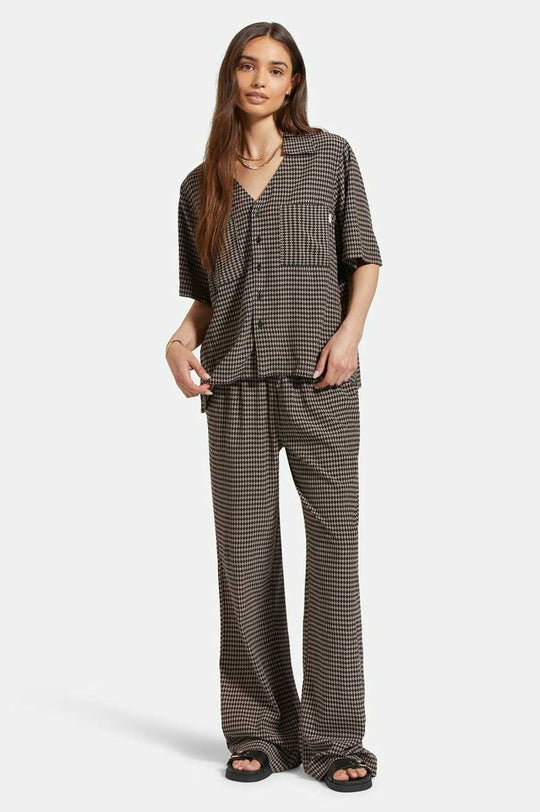 
       Women&#39;s Lifestyle 1 | Hudson Lounge S/S Woven Shirt - Washed Black/Cinder Grey Diamond Check
     