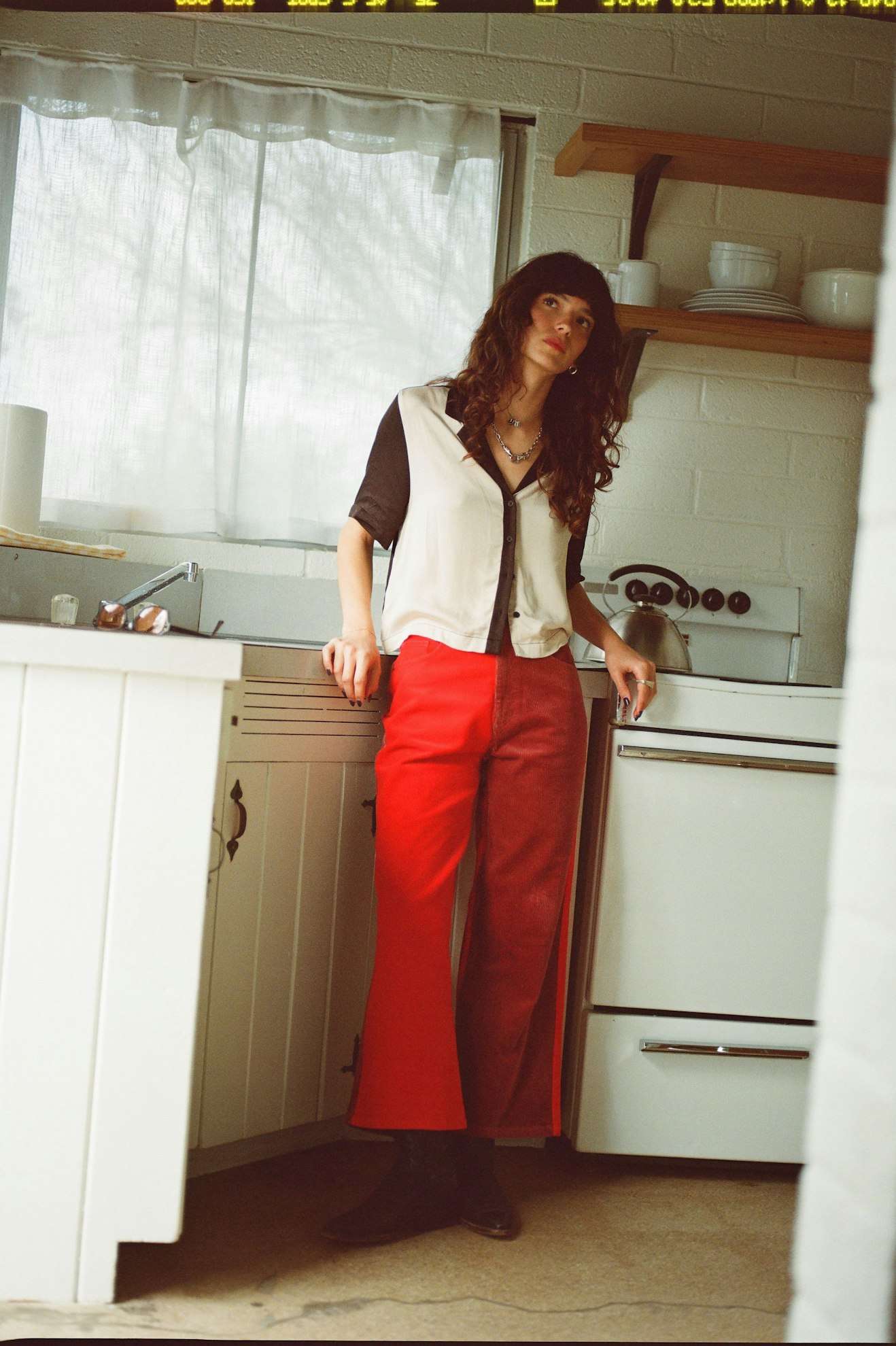 
       Women&#39;s Lifestyle 3 | Margo Cropped 5-Pocket Pant - Cowhide/Mars Red Cord
     