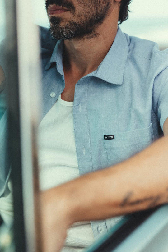 
       Men&#39;s Charter Oxford S/S Shirt in the color Light Blue Chambray - Additional Fit View
     