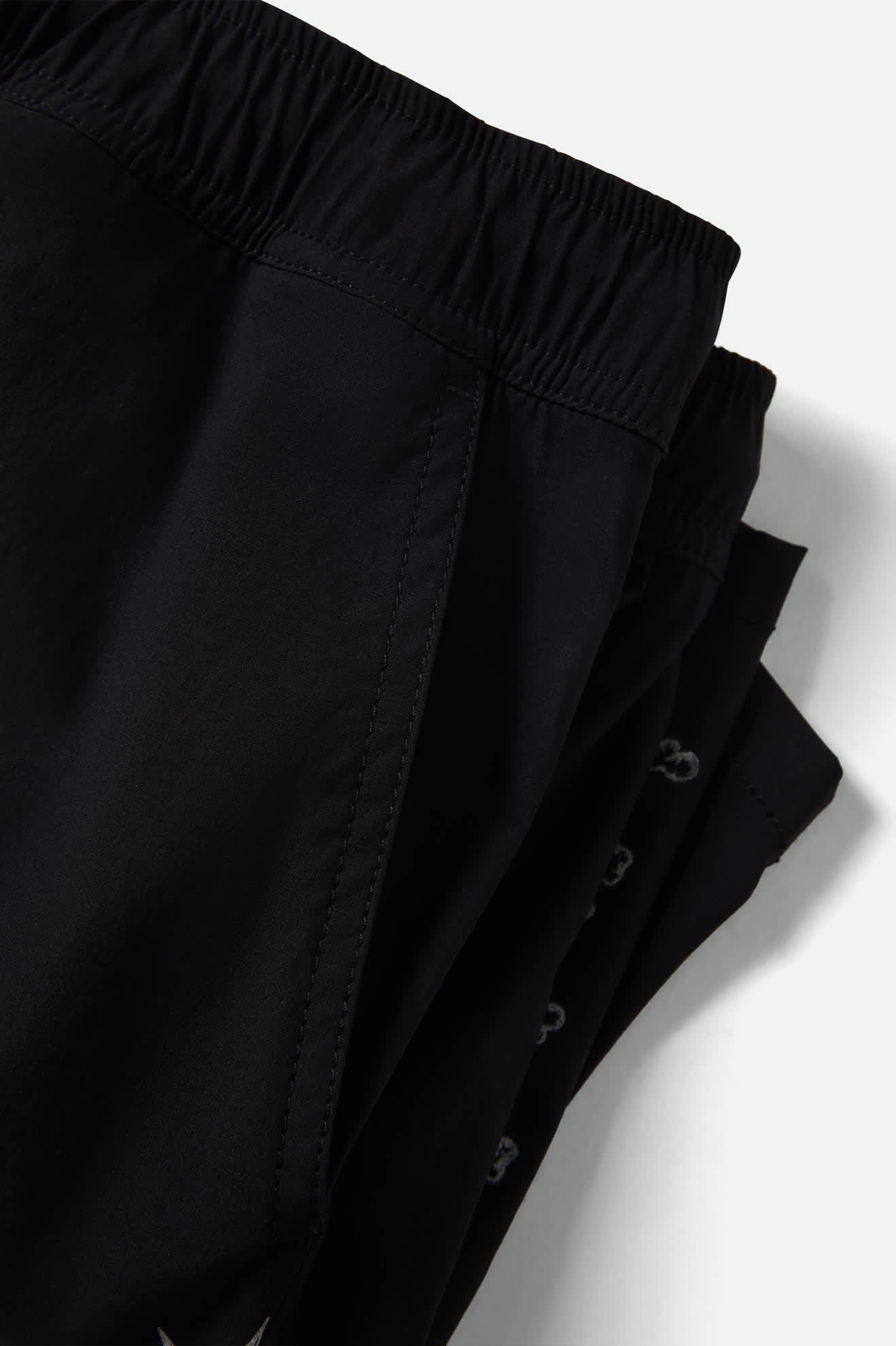 Men's Everyday Stretch Hybrid Short 7" in the color Black/White - Additional Laydown image