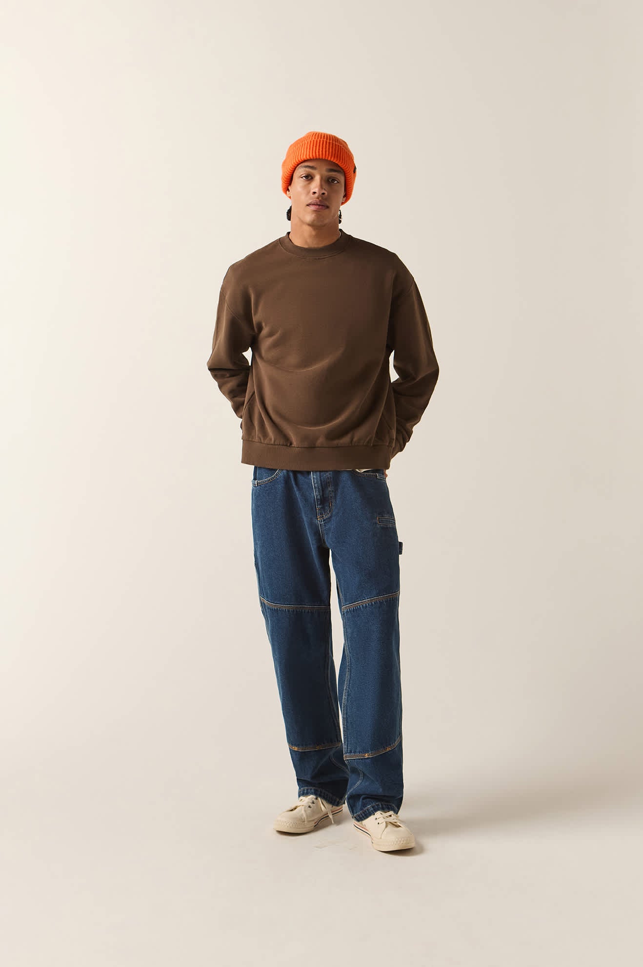 Men's Brixton Baseline Crew Fleece in the color Walnut Brown Vintage Wash - Additional Fit image
