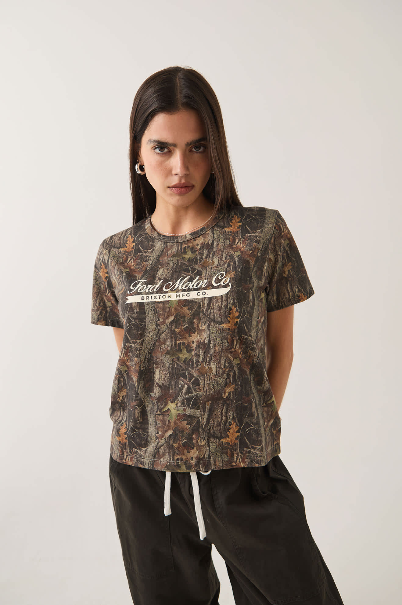 Women's Ford x Brixton T-Shirt in the color Boxwood Green - Additional Fit image