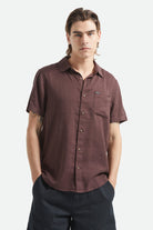Men's Charter Slub Short Sleeve Shirt in the color Chocolate - Men's Front View