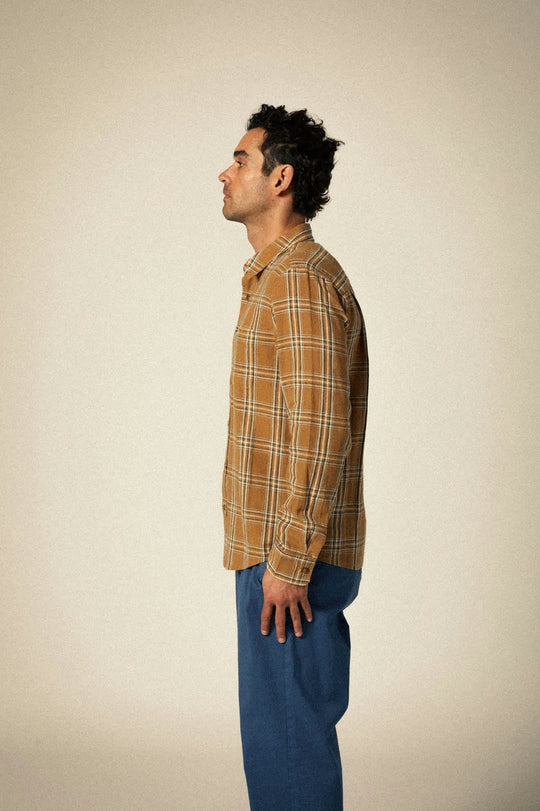 
       Men&#39;s Charter Linen Blend S/S Shirt in the color Washed Copper/Whitecap Plaid - Men&#39;s Side View
     