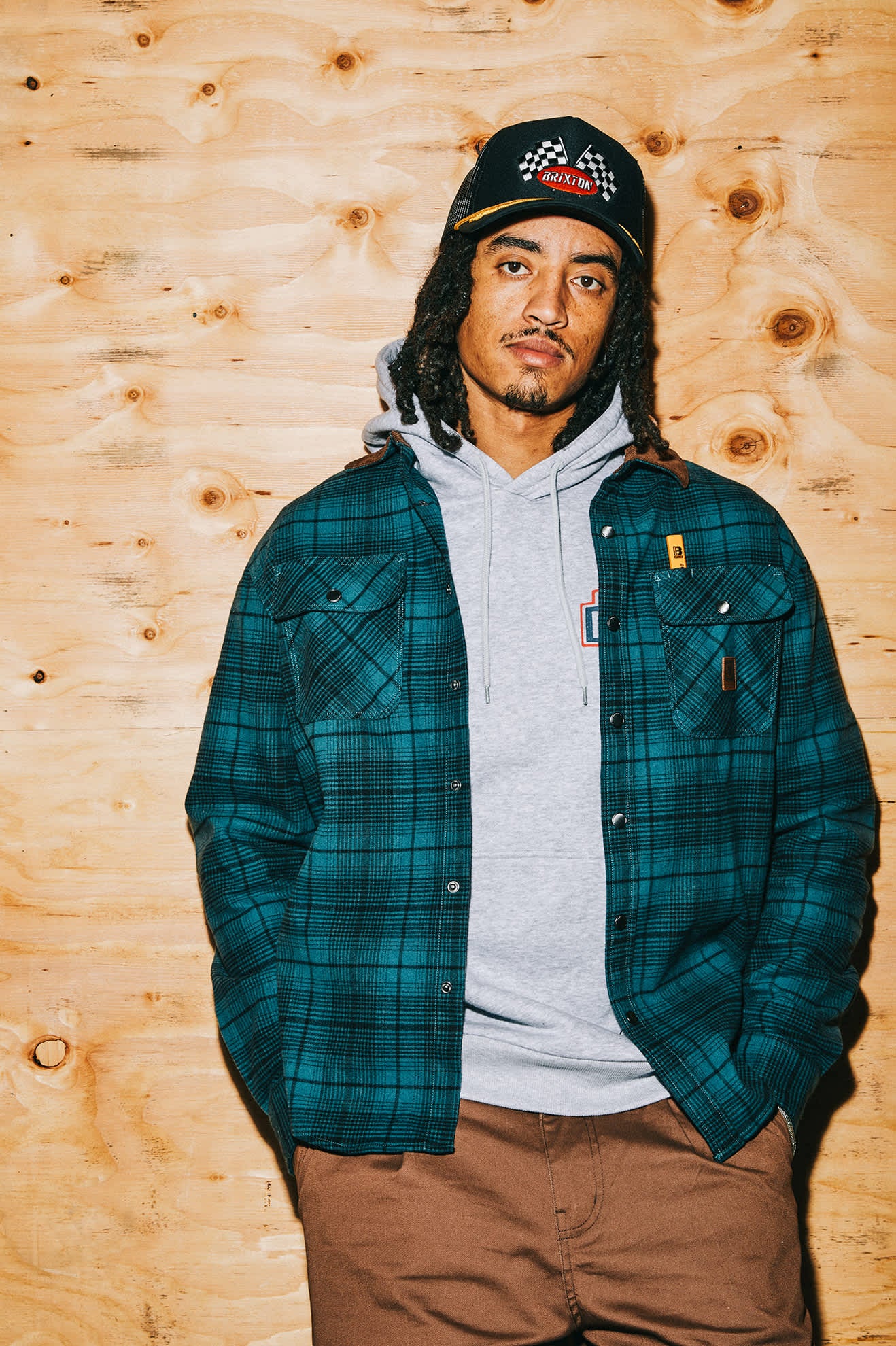 Men's Builders Bowery Stretch Water Resistant Flannel in the color Night Sage/Black - Men's Lifestyle image