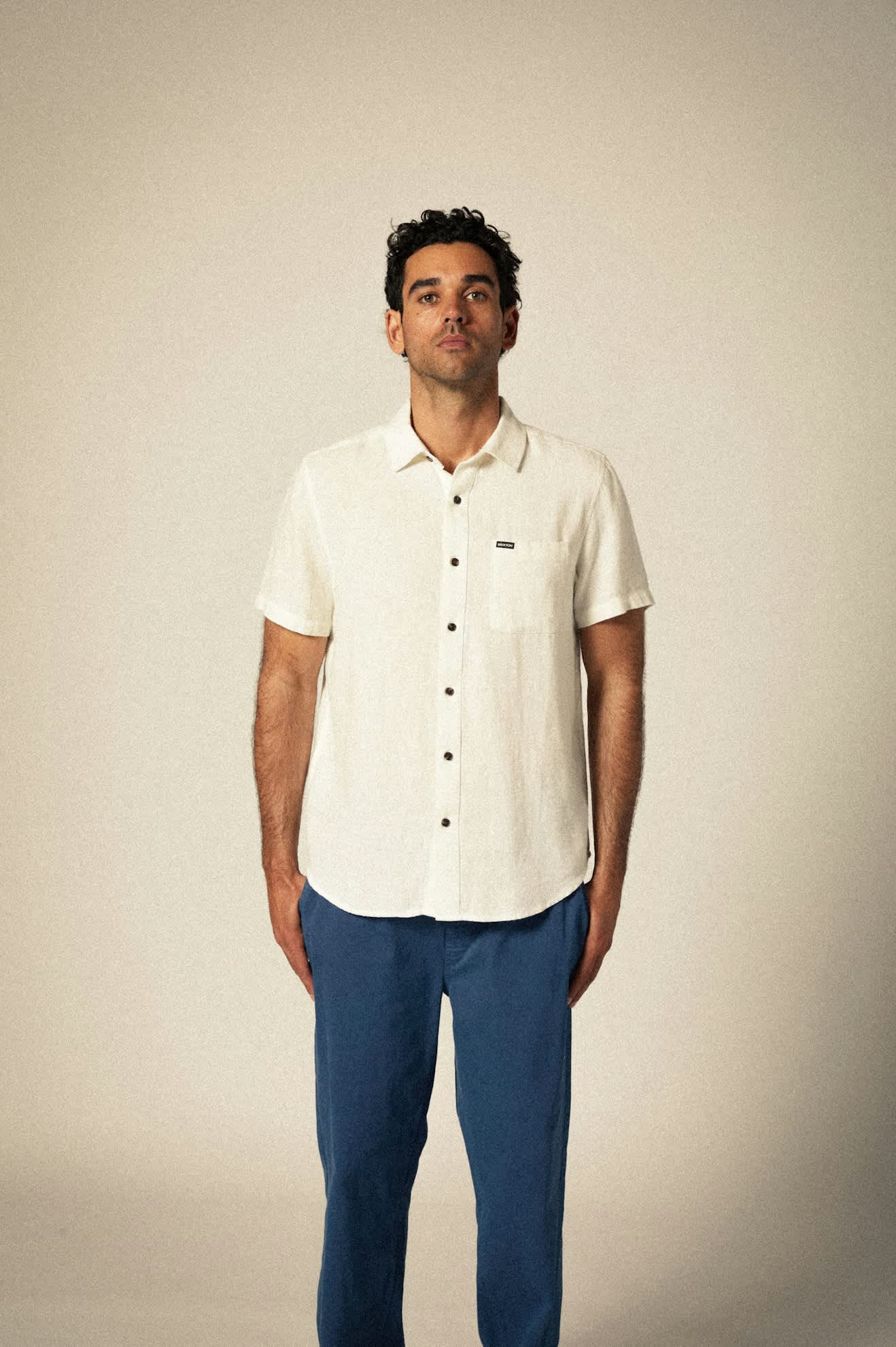 
       Men&#39;s Charter Organic Cotton Linen Blend S/S Shirt in the color Egret White - Additional Fit View
     