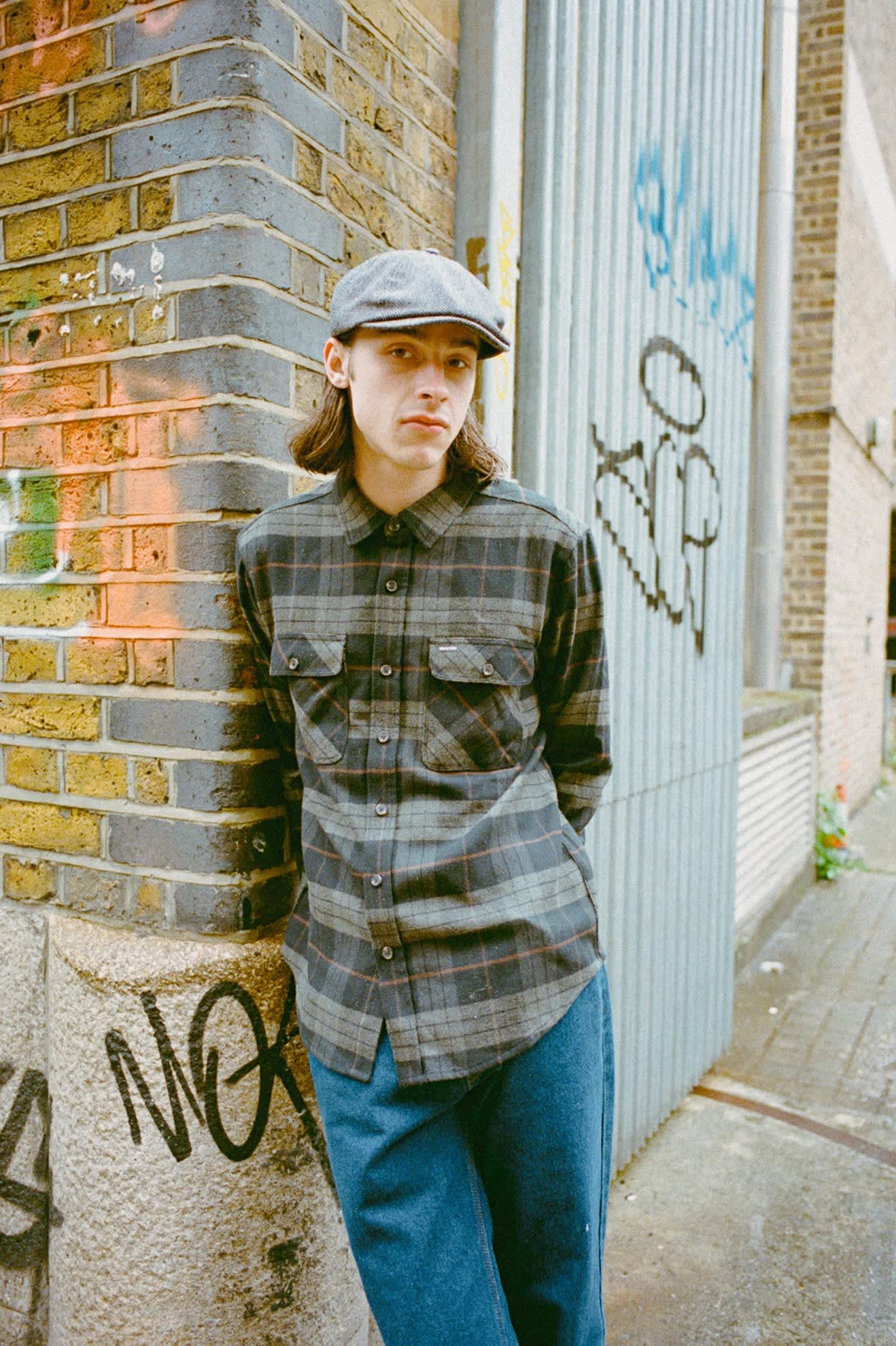 Men's Bowery Flannel in the color Black/Charcoal - Men's Lifestyle image