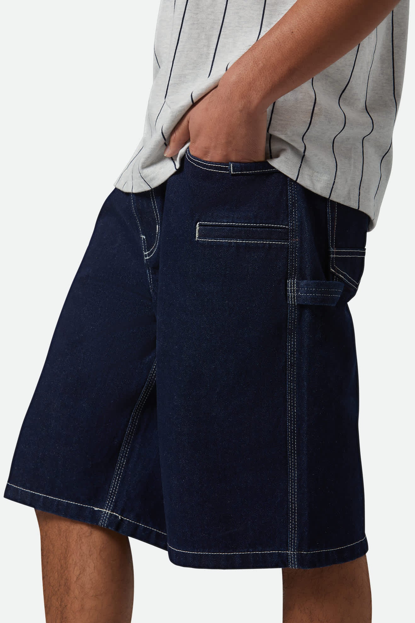 Men's Builders Carpenter Baggy Short in the color Rinse Denim - Additional Fit image